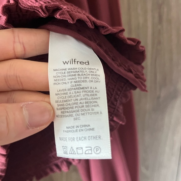 Aritzia Wilfred Wistful Blouse in Garnet Red XXS - Picture 3 of 5